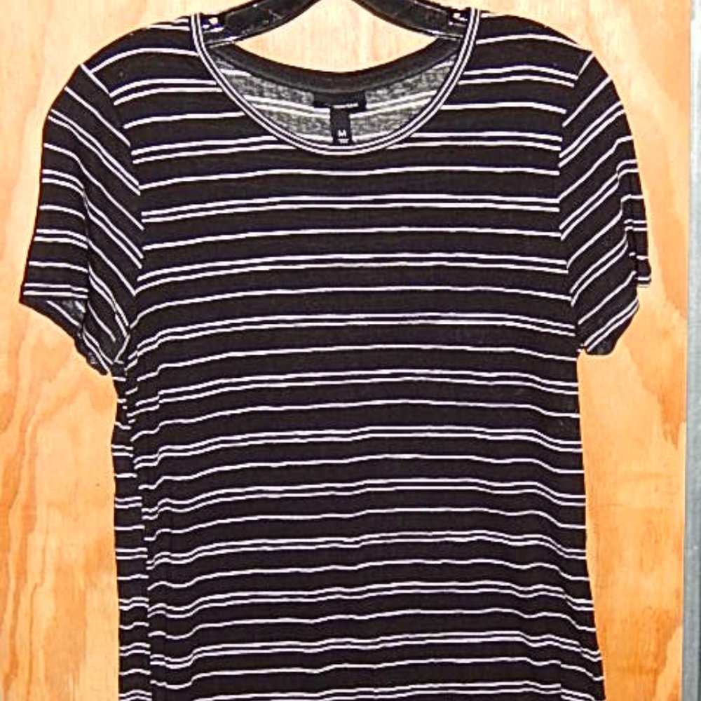 #1513 Who What Wear Classic Black Shirt White Stripe Size M